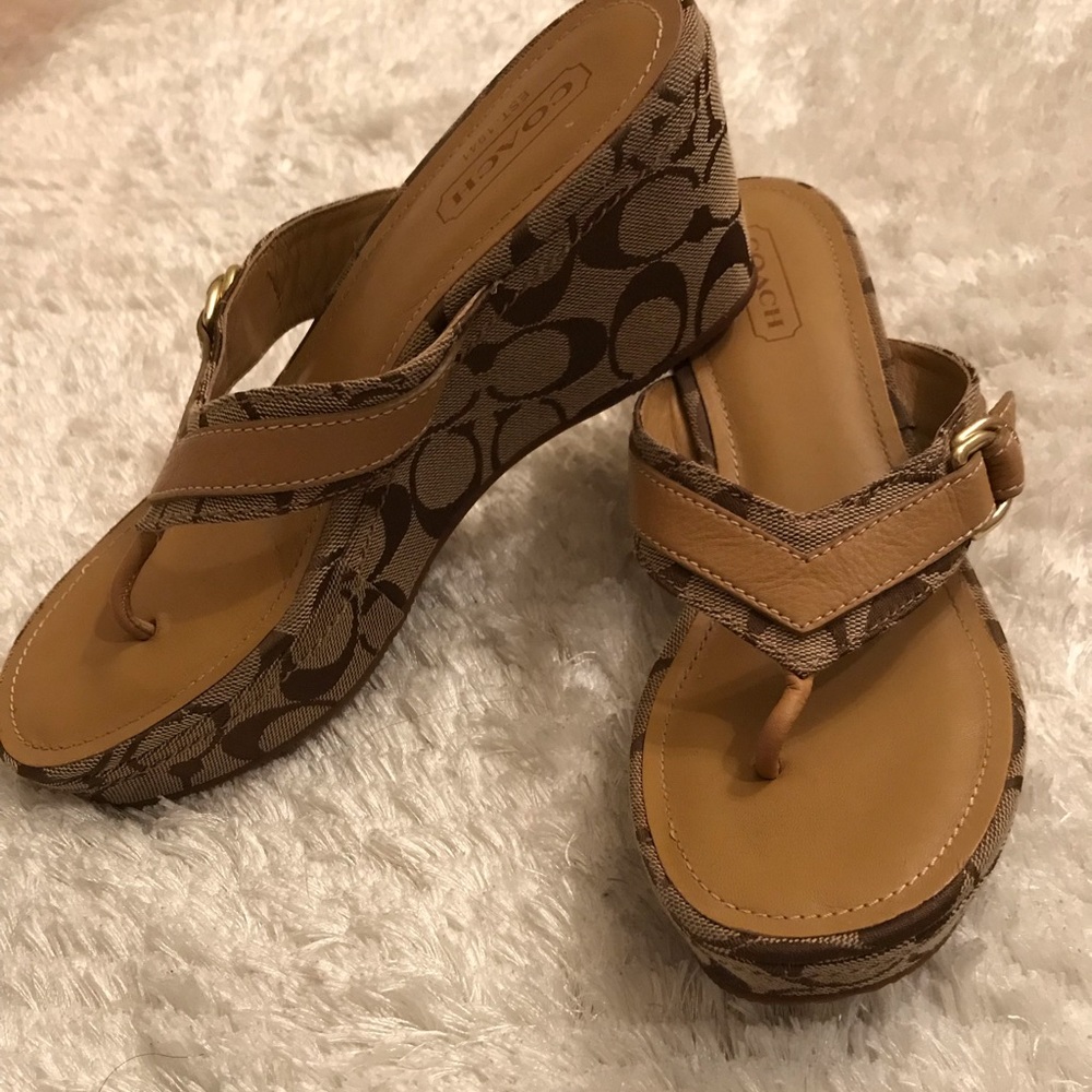 Coach Signature Wedge